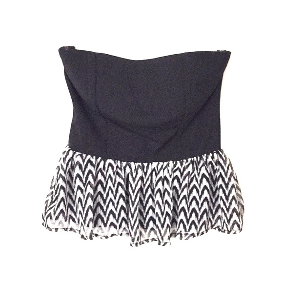 Charlotte Russe Peplum Crop Top - Picture 1 of 3